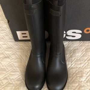 NWOT Sz 10 Bogs Seymour Leather Boots, disc style
